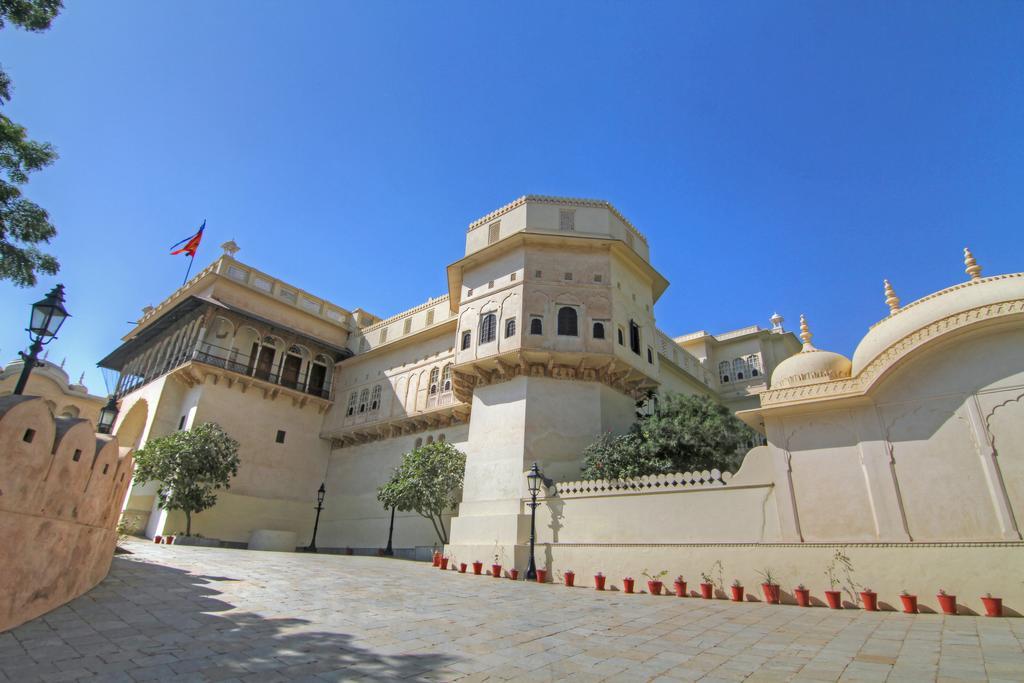 Alsisar Mahal- Heritage Hotel Exterior foto